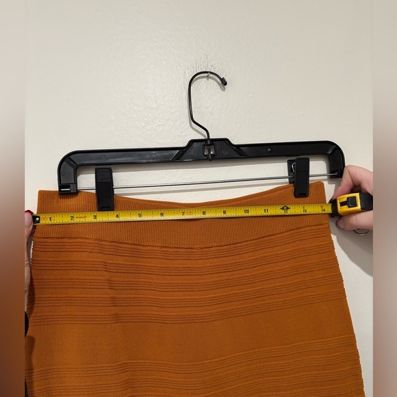 New York & Company Eva Mendes skirt size medium - Picture 4 of 5